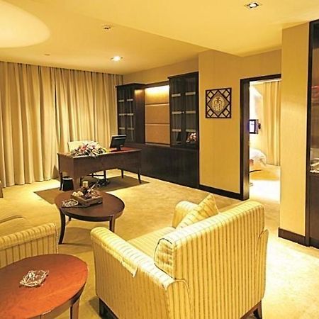 Yinxuan Hotel Shenzhen Longhua Buitenkant foto